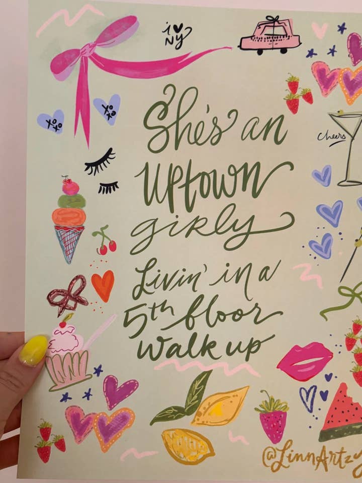 Uptown Girl Fifth floor - Impression d'art LinnArtzy (vert) pour la vente par LinnArtzy