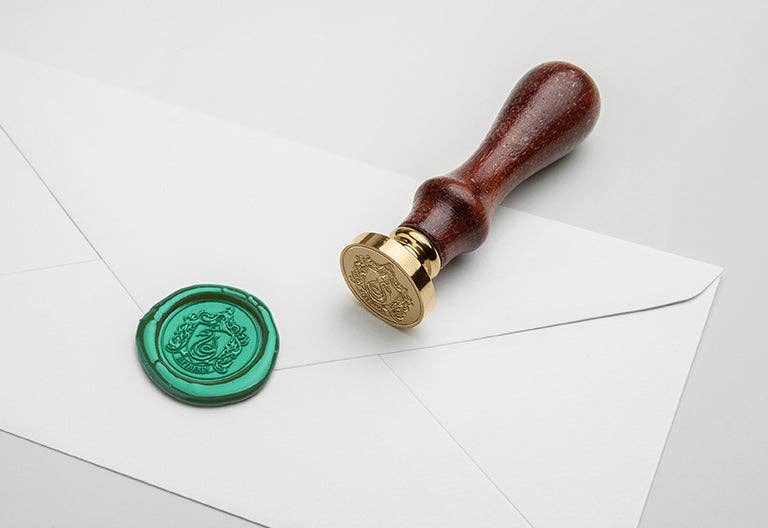 Insight Editions - #1 Pop Culture Publisher - Wholesale Rubber/Decorative Stamp - Harry Potter: Slytherin Wax Seal Set1