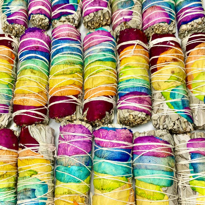 Faiza Naturals - Wholesale Sage bundle - 7 Chakra Rose White Sage Bundles from California Farm2