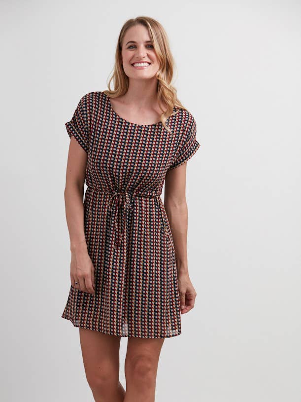 SM WARDROBE – Großhandel Kleid – Damen – Mehrfarbiges Kleid mit Azteken-Print und Bindung vorne