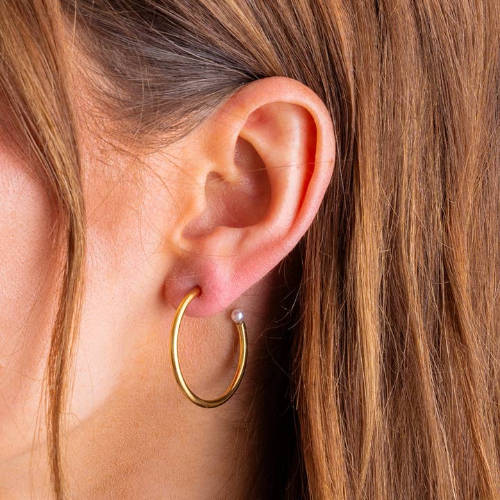 Taylor Elliott Designs - Wholesale Hoop Earrings - Hoop Earrings - Medium - Gold-Plated w/ Pearl Tips - Alexis