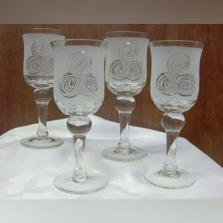 Bicchieri con Design a Spirale Satinato per la vendita all'ingrosso da parte di Dublin Gift Company