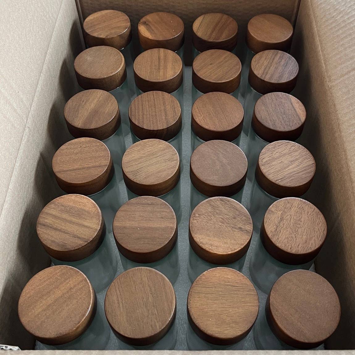 ALETA FARMS - Wholesale Jar - Spice Jar with Sifter, Round Glass, Bamboo lid, 120 ml (4oz)4