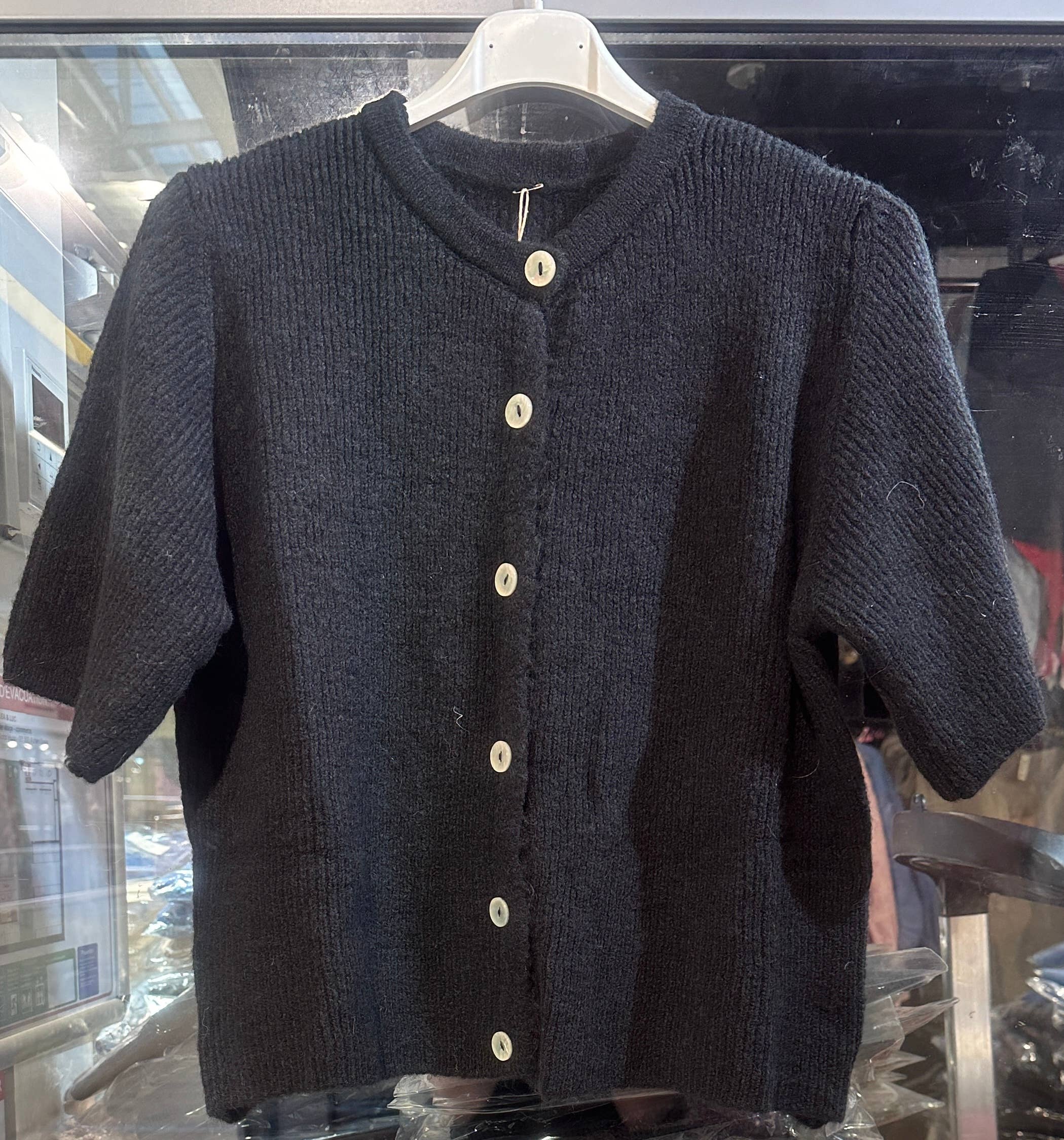 LÉA & LUC – Großhandel Strickjacke – Damen – Damen-Cardiganweste REF. 50755 aus weichem Strick45