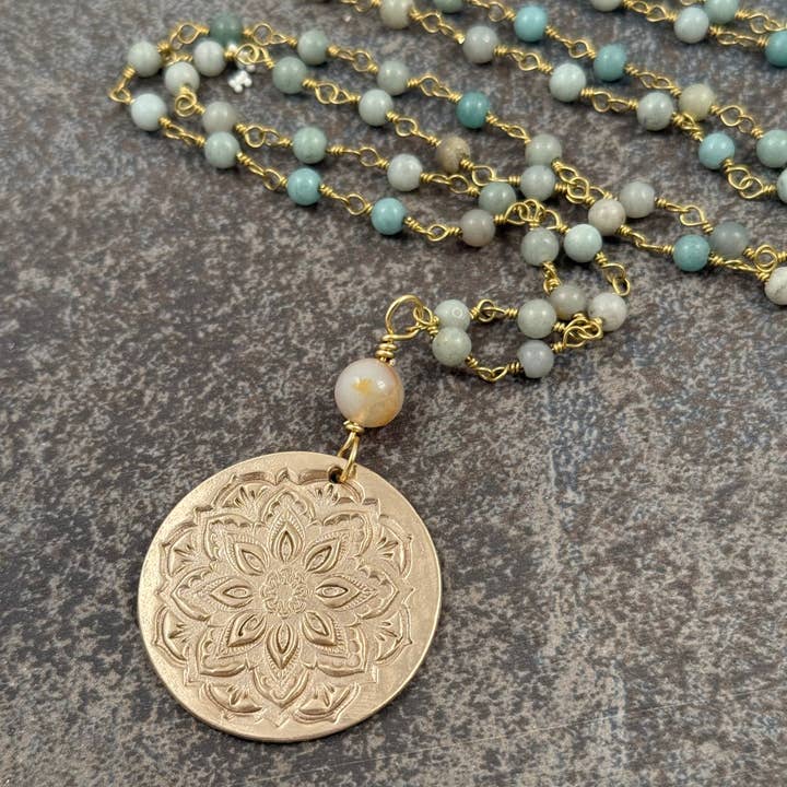 Brynn - Collier Mandala pour la vente par Felicity Jewelry Designs