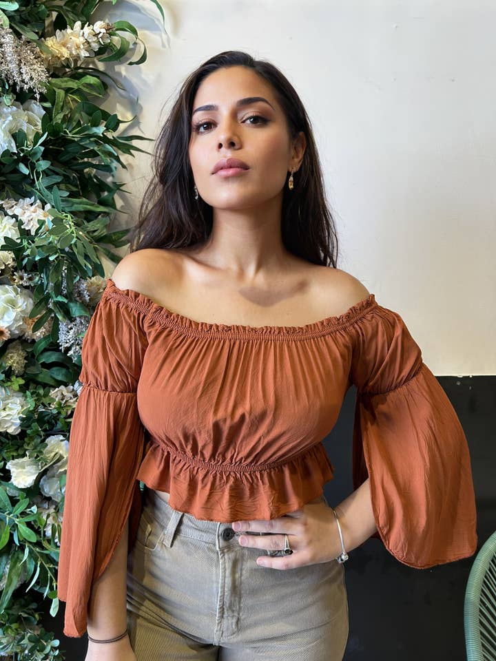 MAGNVS - Wholesale Blouse - Women's - 91666 OFF-SHOULDER TOP5