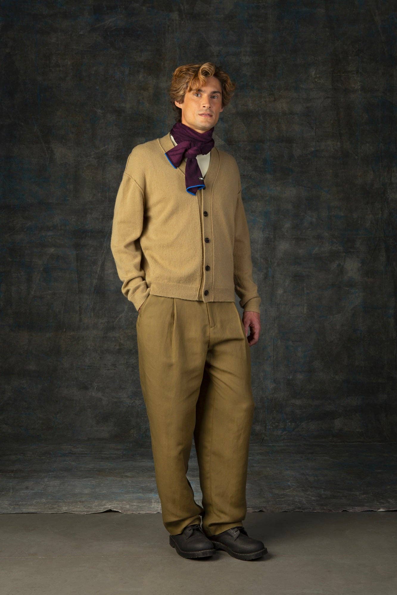 Wolvis - Wholesale Scarf - Women's - Cerura blackberry • mini1