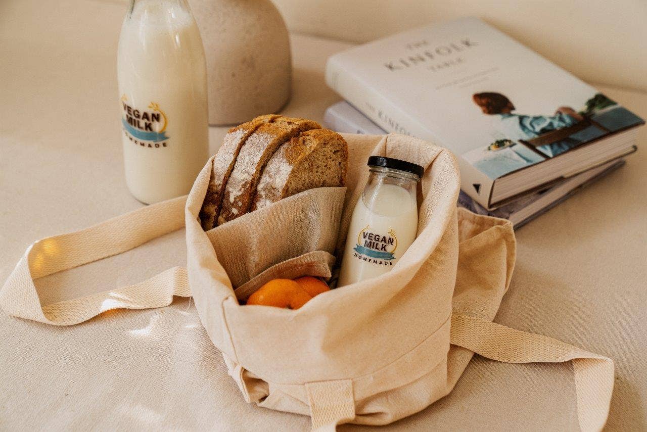 NUTS Innovations - Wholesale Milk/Juice Bottle - Milk Container Nut Milk Bottles 2x 220ml3