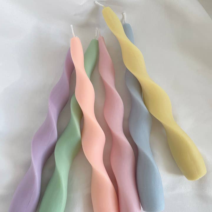 LA AROMA CANDLE CO. – Engroshandel Stearinlys/lysestage – Twist snoet stearinlys 21 cm (et par)5