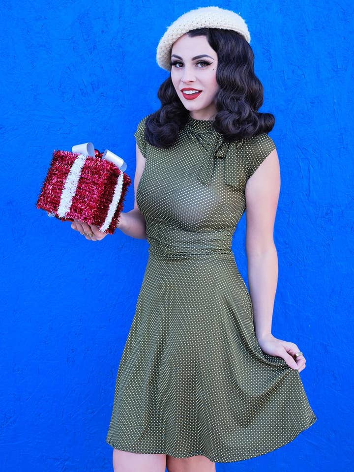 Vestito Olive Dot Bombshell per la vendita all'ingrosso da parte di Retrolicious