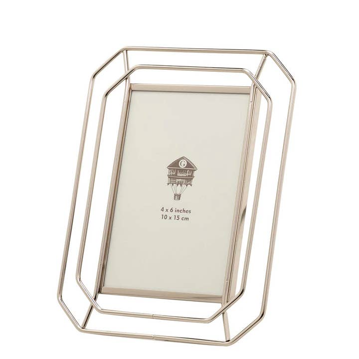 Fotolijstje zilverkleurig metaal 10x15 cm_481129 voor wholesale door Garpe Interiores - GARPE GROUP - GARCÍA PÉREZ Y CÍA S.L.-