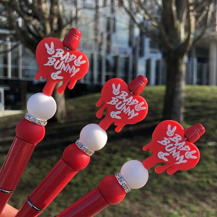 Amy Designs - Venta al por mayor Bolígrafo - Bolígrafo con cuentas de Bad Bunny «Drippy»2