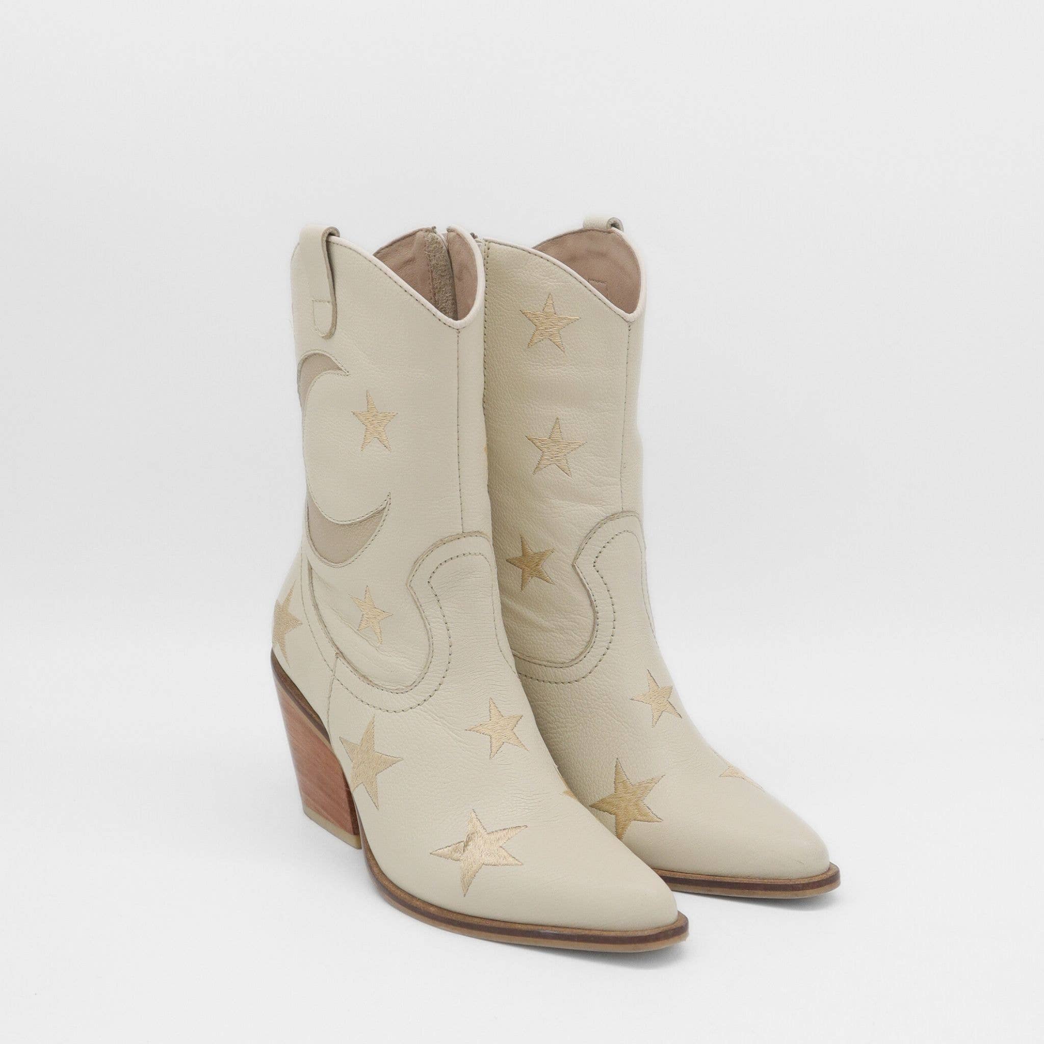 Moonlight Western Cowboy Women's Boots in ivory Leather for wholesale on Faire2