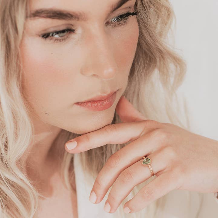 Zafeer - Wholesale Single Stone/Solitaire Ring - Malmö- 18K Gold Vermeil Peridot Pearl Ring3