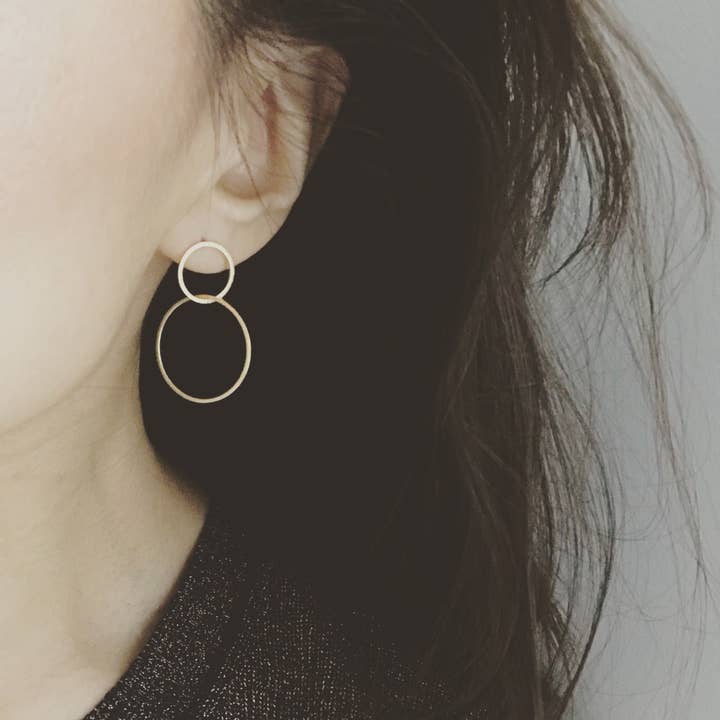 musthavemustget - Wholesale Hoop Earrings - Asymmetric Hoop Earrings