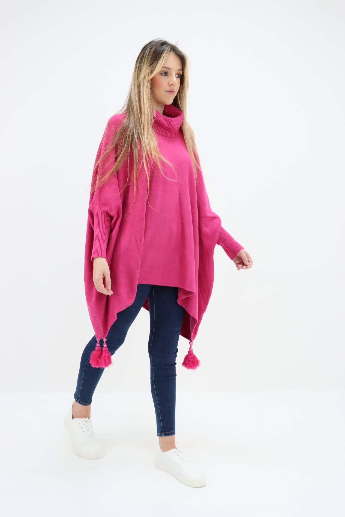 Miss Bold - Vente Poncho – femme - Poncho tunique italien à col bénitier et manches chauve-souris à pompons11