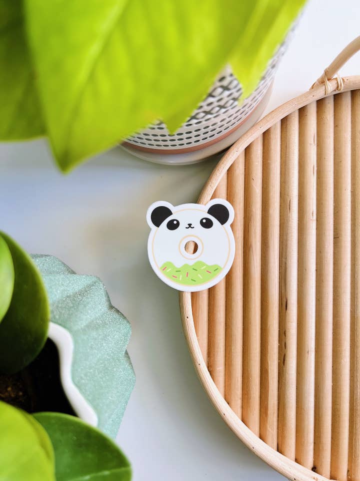 Panda Donut Vinyl Sticker for engroshandel hos Matcha Paper Co.