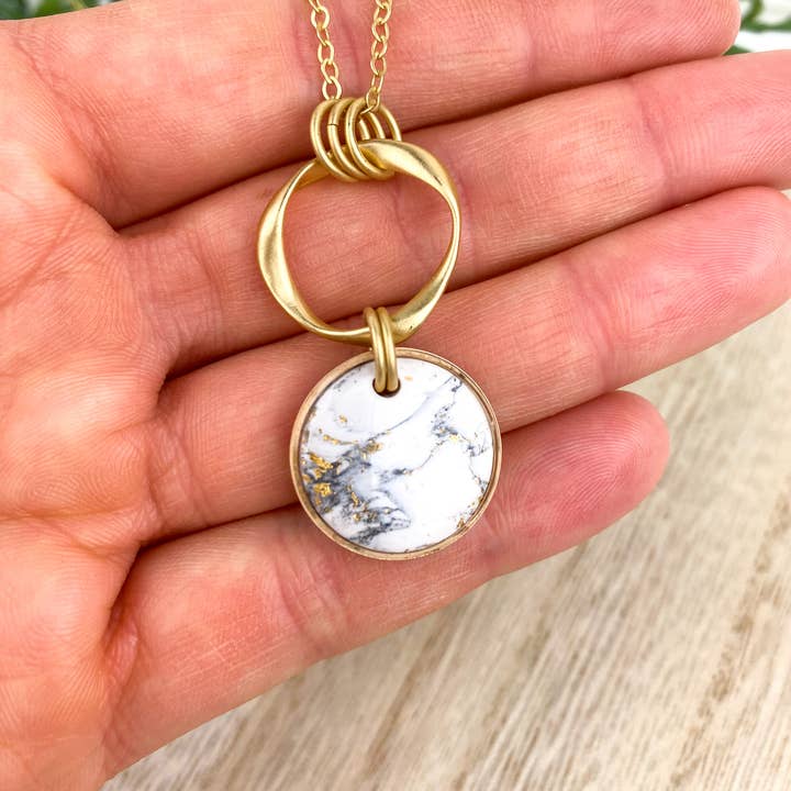 Light Shine - Wholesale Pendant/Charm Necklace - Maria Clay Necklace | Marble Look Statement Necklace | Gold1