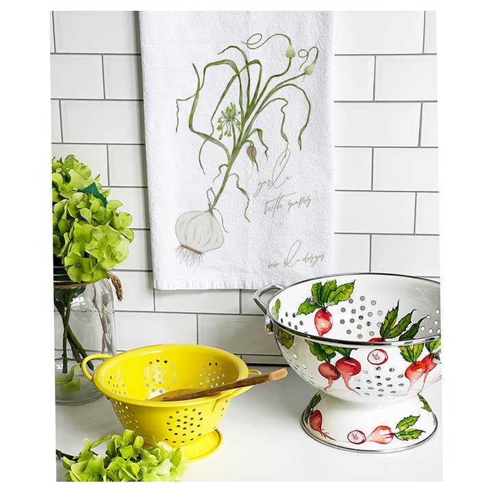 Bebe Blu Designs, LLC - Wholesale Tea Towel - Garlic Tea Towel, Kitchen Decor, Garlic Flour Sack Towel1