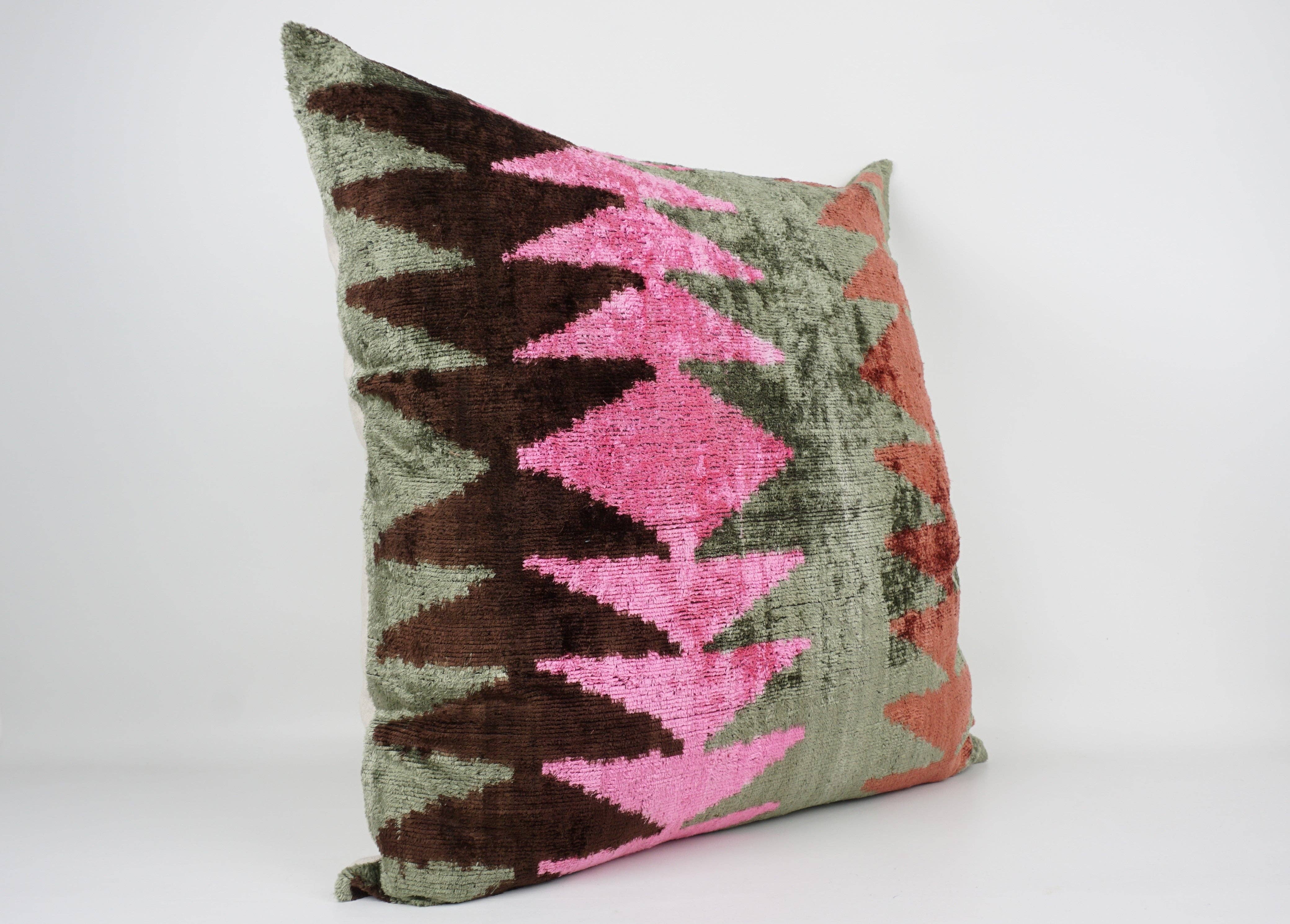 MD Home - Wholesale Throw Pillow Cover - HANDMADE  IKAT SILK/VELVET PILLOWCASE 24"x24"2