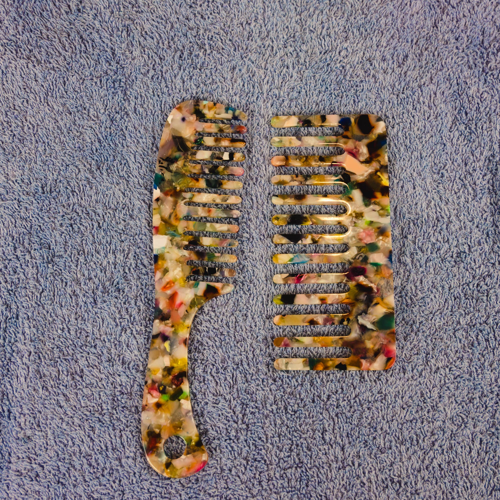 Axcessorize – wholesale Hair brush/comb – Wide tooth wet hair comb - Resin handmade square comb4