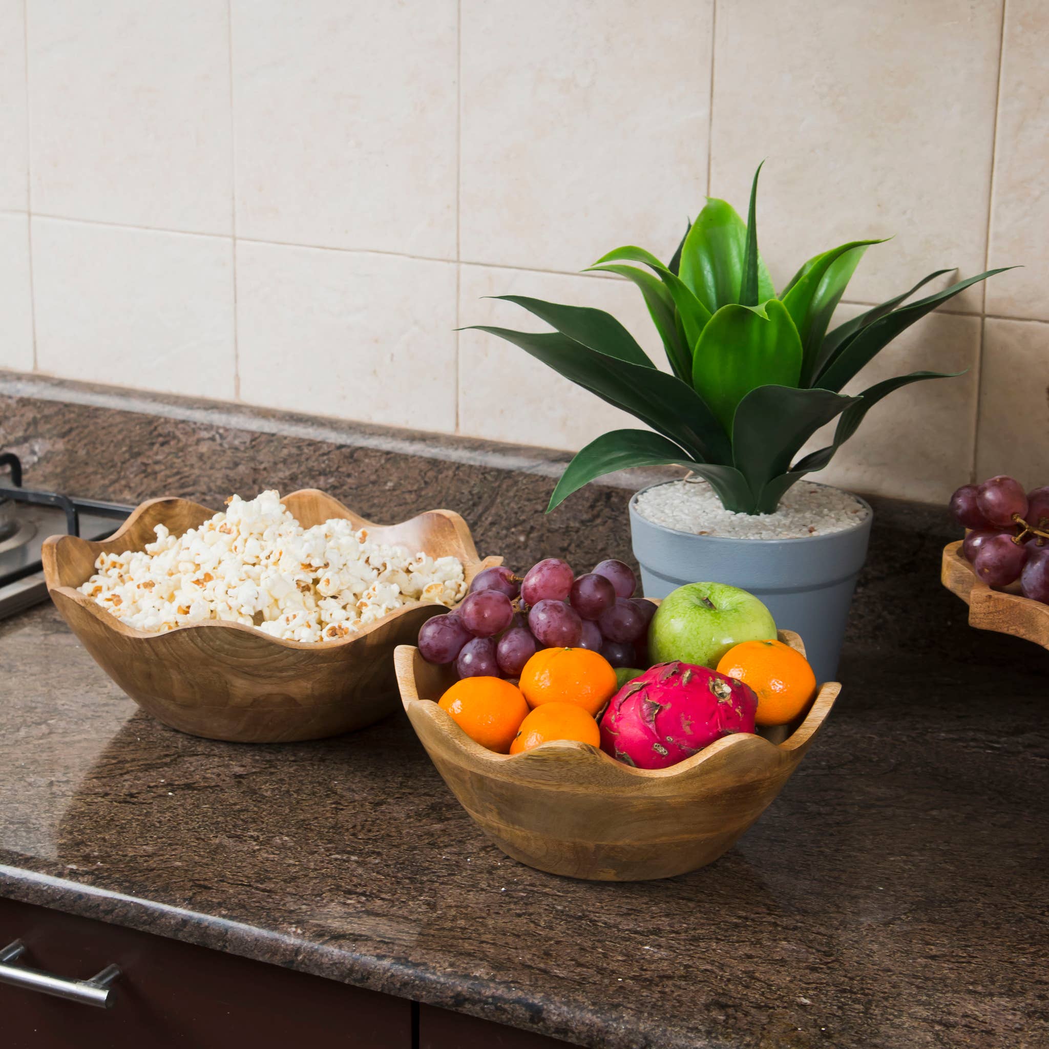 Mela Artisans - Wholesale Serve Bowl - Scalloped Wooden Bowls8