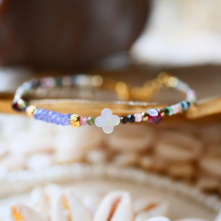 Bracelet ADVITIYA - Tourmaline, Grenat, Hématite Tanzanite for wholesale by GINANDGER