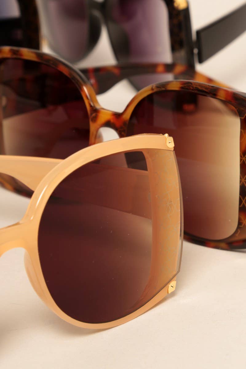  ASSORTED COLOR Women's Oversized Gradient Sunglasses for wholesale on Faire6