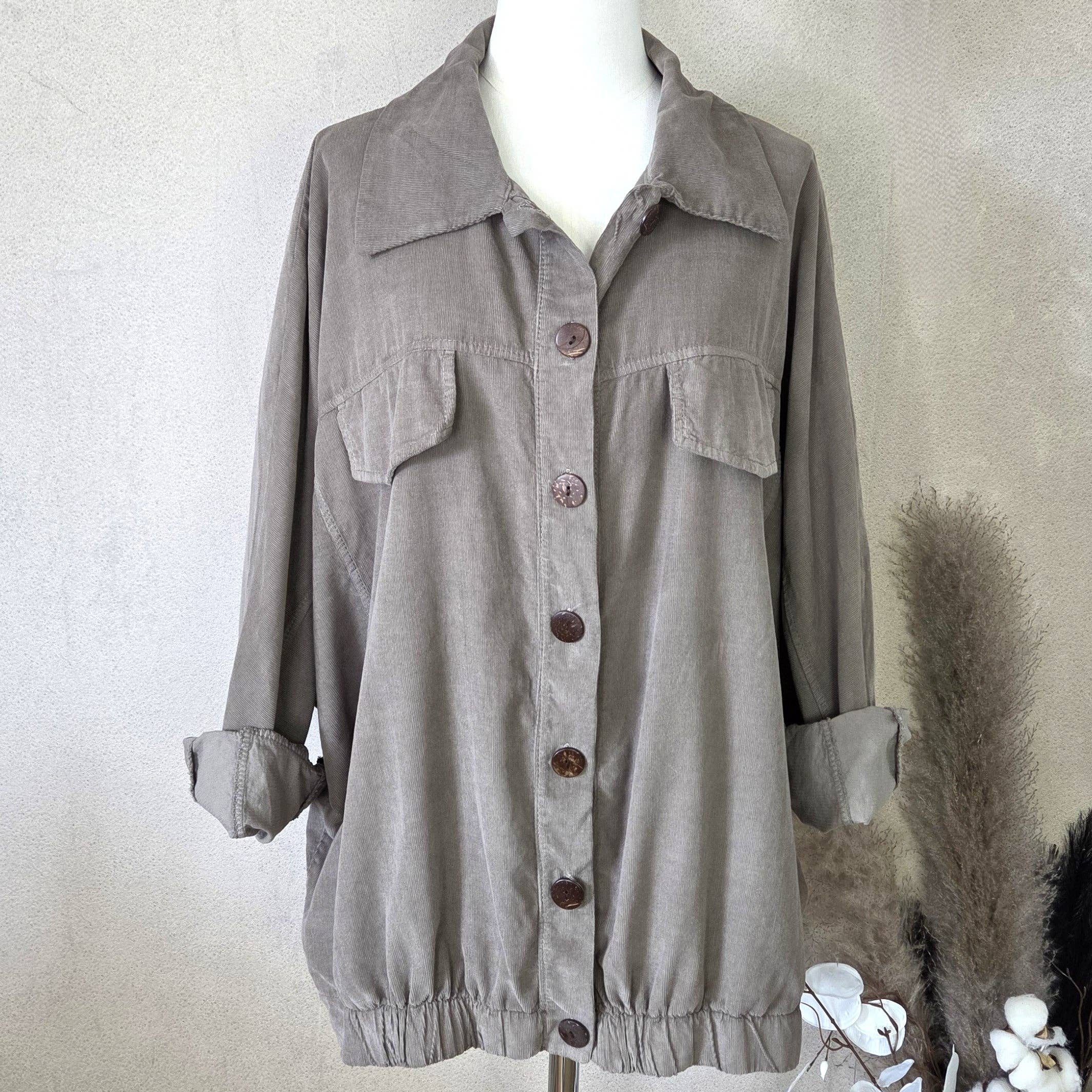 Tempest Designs - Vendita all'ingrosso Giacca - Donna - Giacca oversize in maglia fine a coste con bottoni, maniche a pipistrello e orlo elasticizzato.2