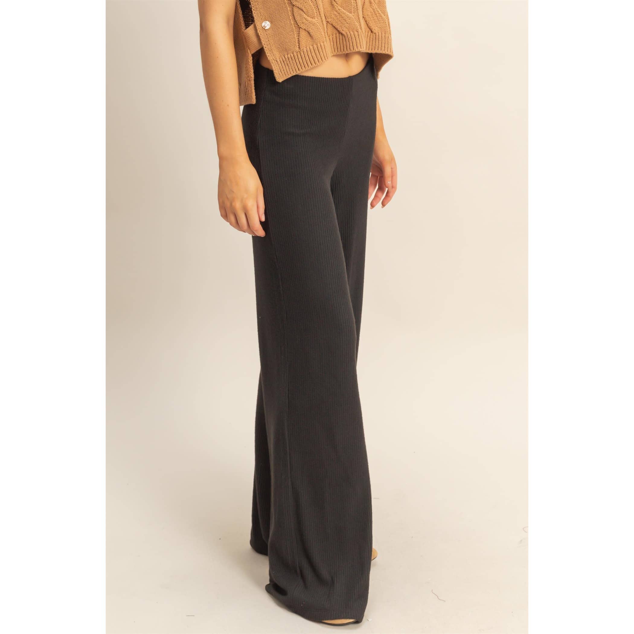 HYFVE – Großhandel Hose – Damen – Essentielle Strick-Schlaghose21