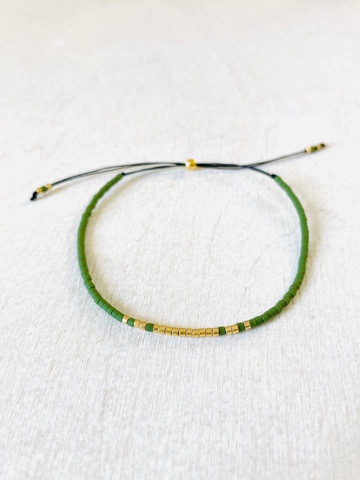 Justerbart armband med Miyuki-pärlor i nylon, rocaille för wholesale av Atelline