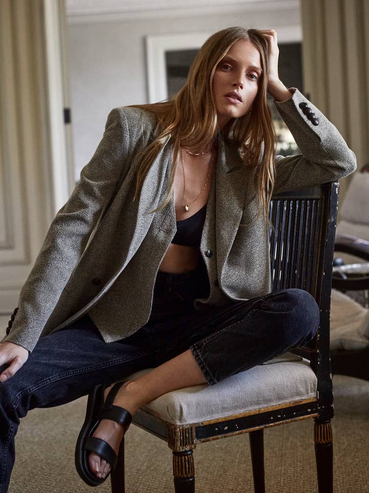 The Smoking Jacket | Negro/crema jaspeado para venta al por mayor de Black Iris