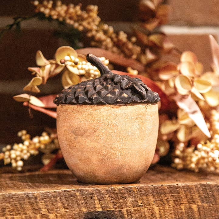 Col House Designs - Wholesale Decorative Tabletop Object - Resin Acorn Sitter1