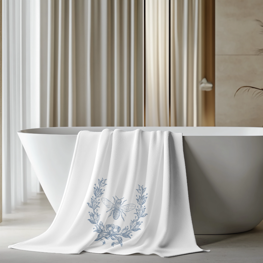 Fernville Creations - Vente Serviettes de bain - Serviette de bain de luxe Blue Bee et décoration de salle de bain élégante6