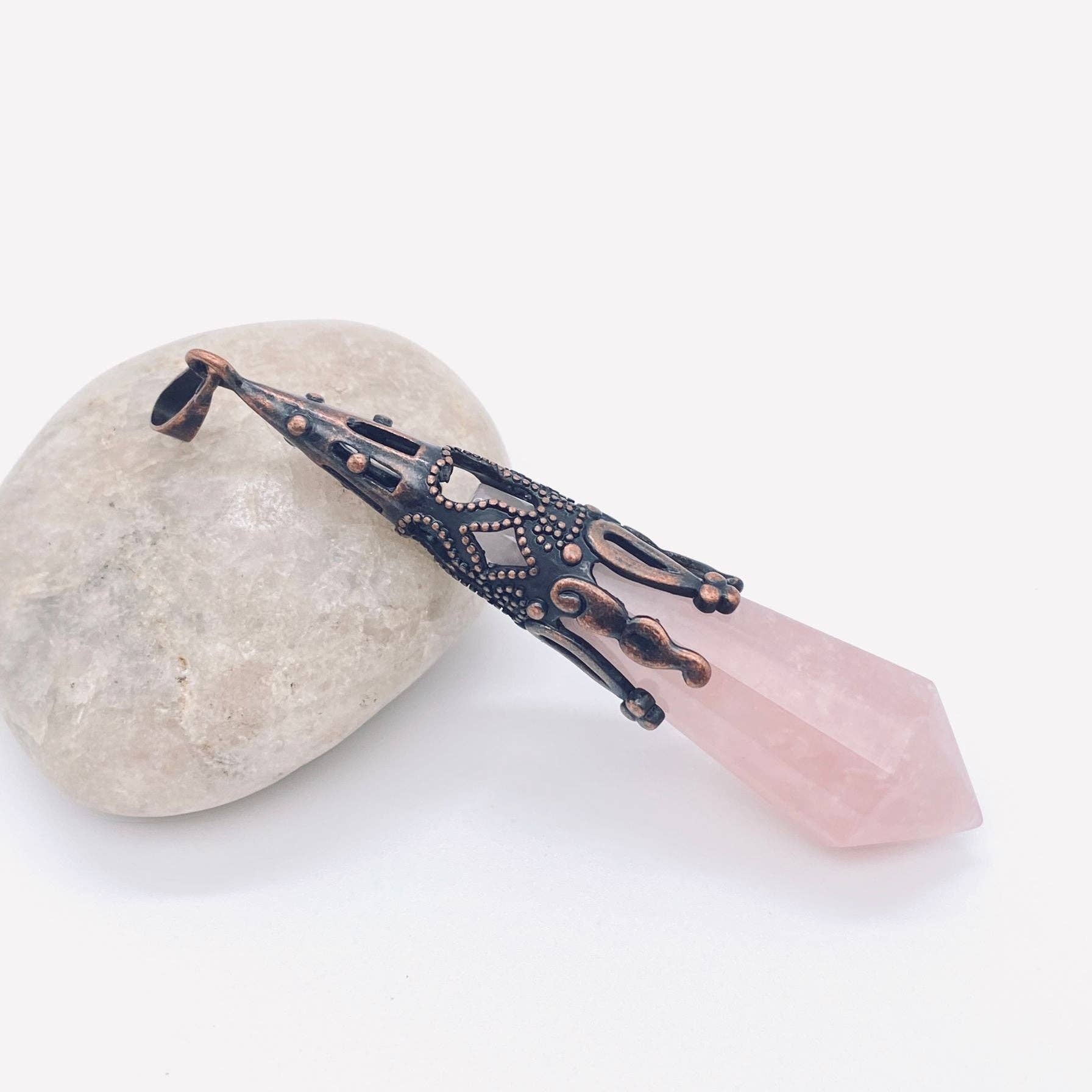 Mio Queena - Wholesale Spiritual Stone/Crystal - 12 Sided Shape Natural Stone Crystal  Chakra Pendulum - CS8