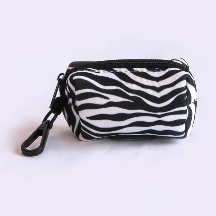 Willow Walks stoffen poepzak in zebra voor wholesale door Willow Walks Studio