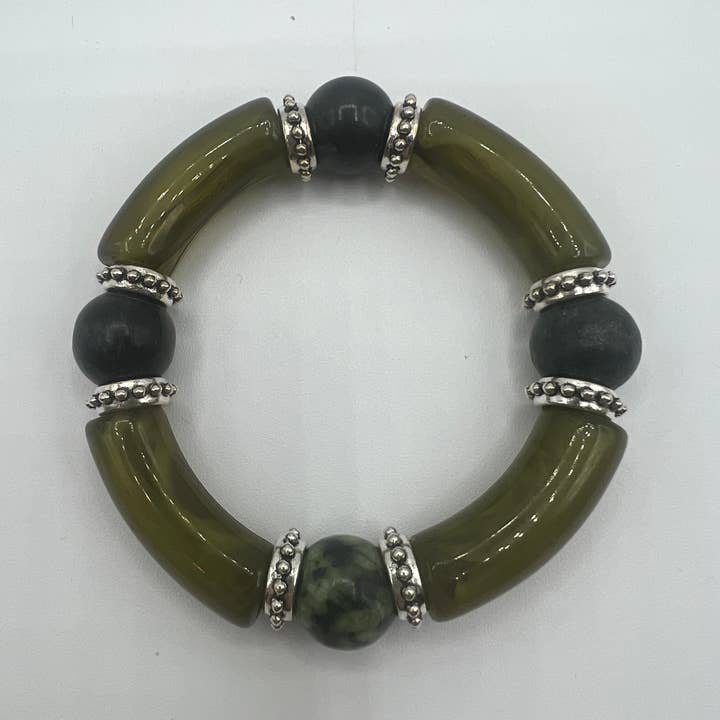 Bracelet en acrylique Gemstone / Vert olive, Turquoise africaine pour la vente par Ritzy Roxx