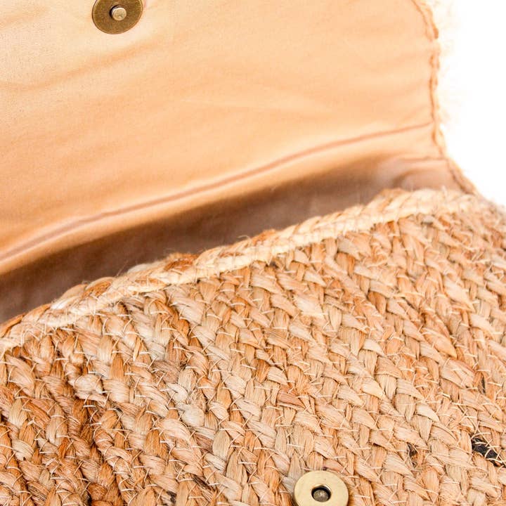 Natural Beach Party Shell Clutch for wholesale on Faire3