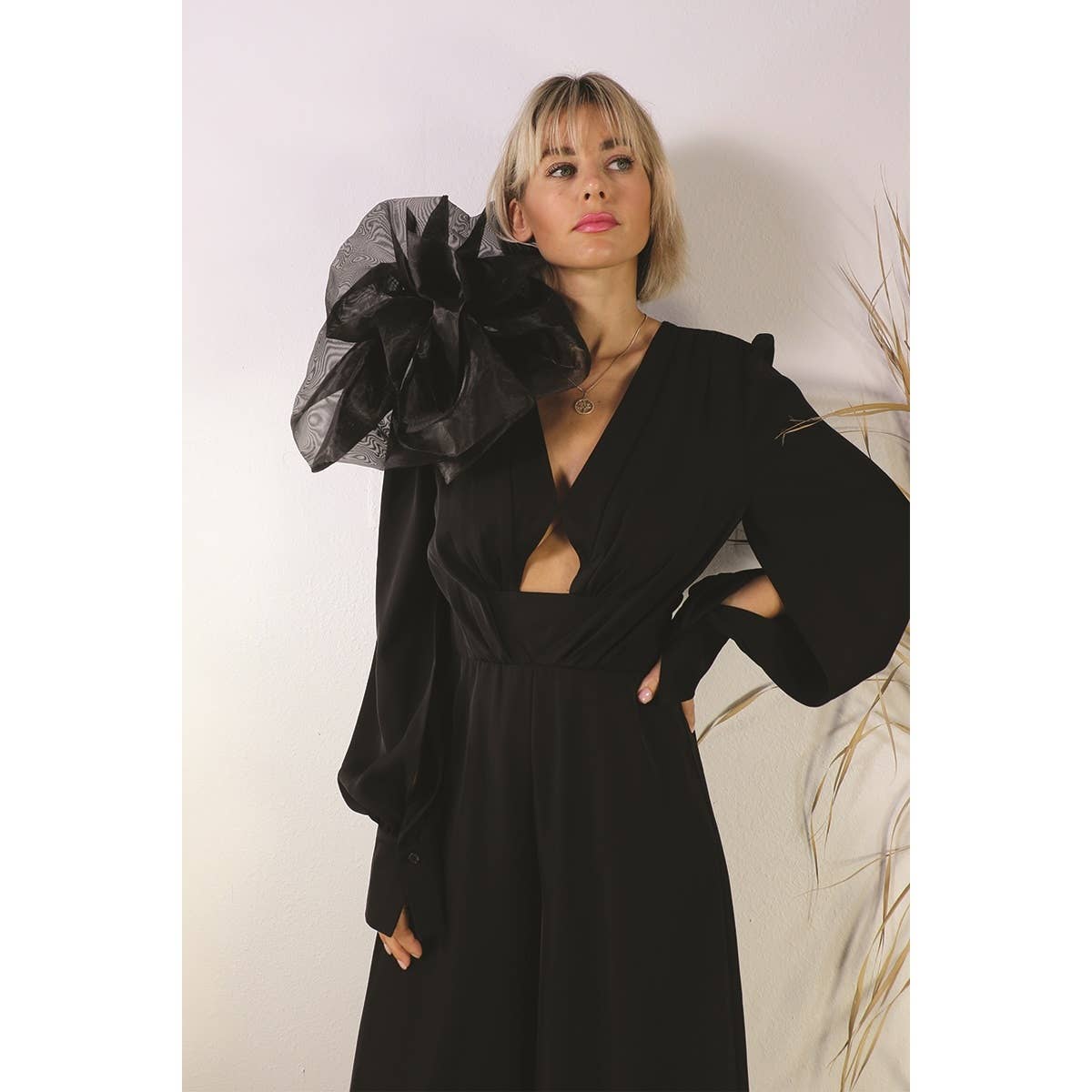 BLACK ORGANZA FLOWER BROOCH for wholesale on Faire8