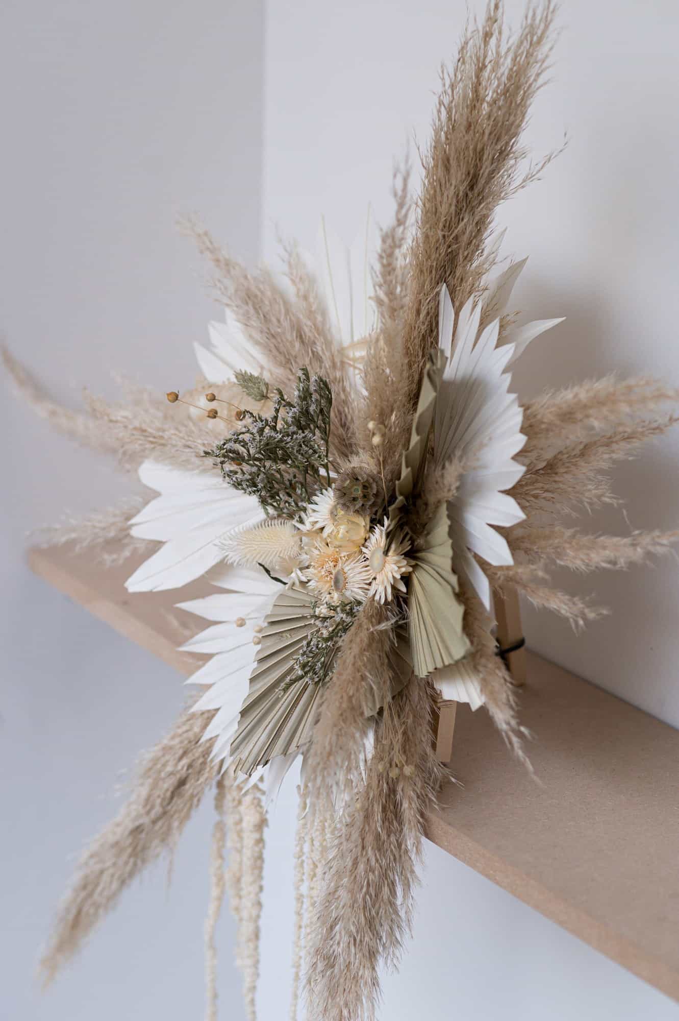 Botanique & Vieilles Dentelles - Wholesale Dried/Pressed Flowers - Juju hat in dried flowers2