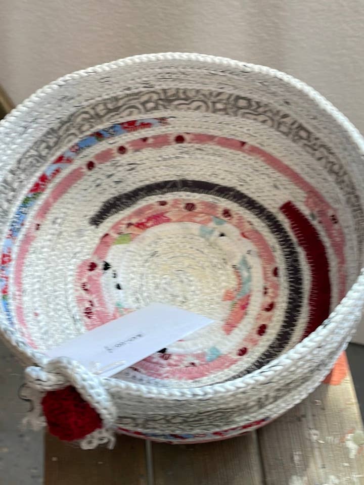 Hvid og tranebær opbevaringskurv for engroshandel hos Sow's Ear