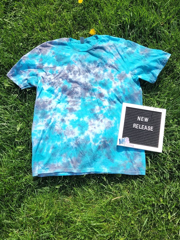 Metal og kaos for engroshandel hos MOB Apparel Co LLC