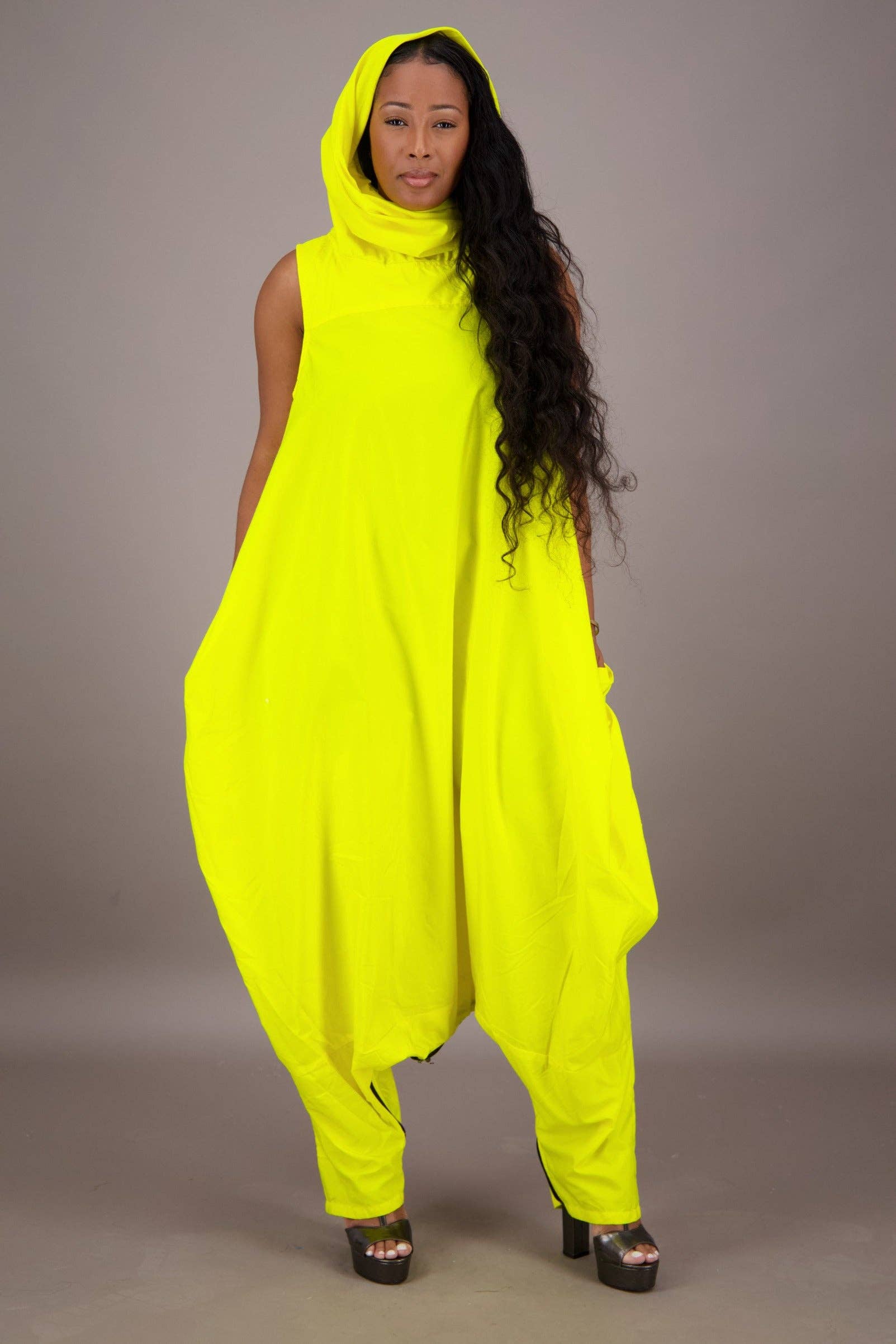 Advance Apparels - Wholesale Jumpsuit - Dames - Voorhoofd Jumpsuit met Capuchon en Effen Kleur AJ-2508011