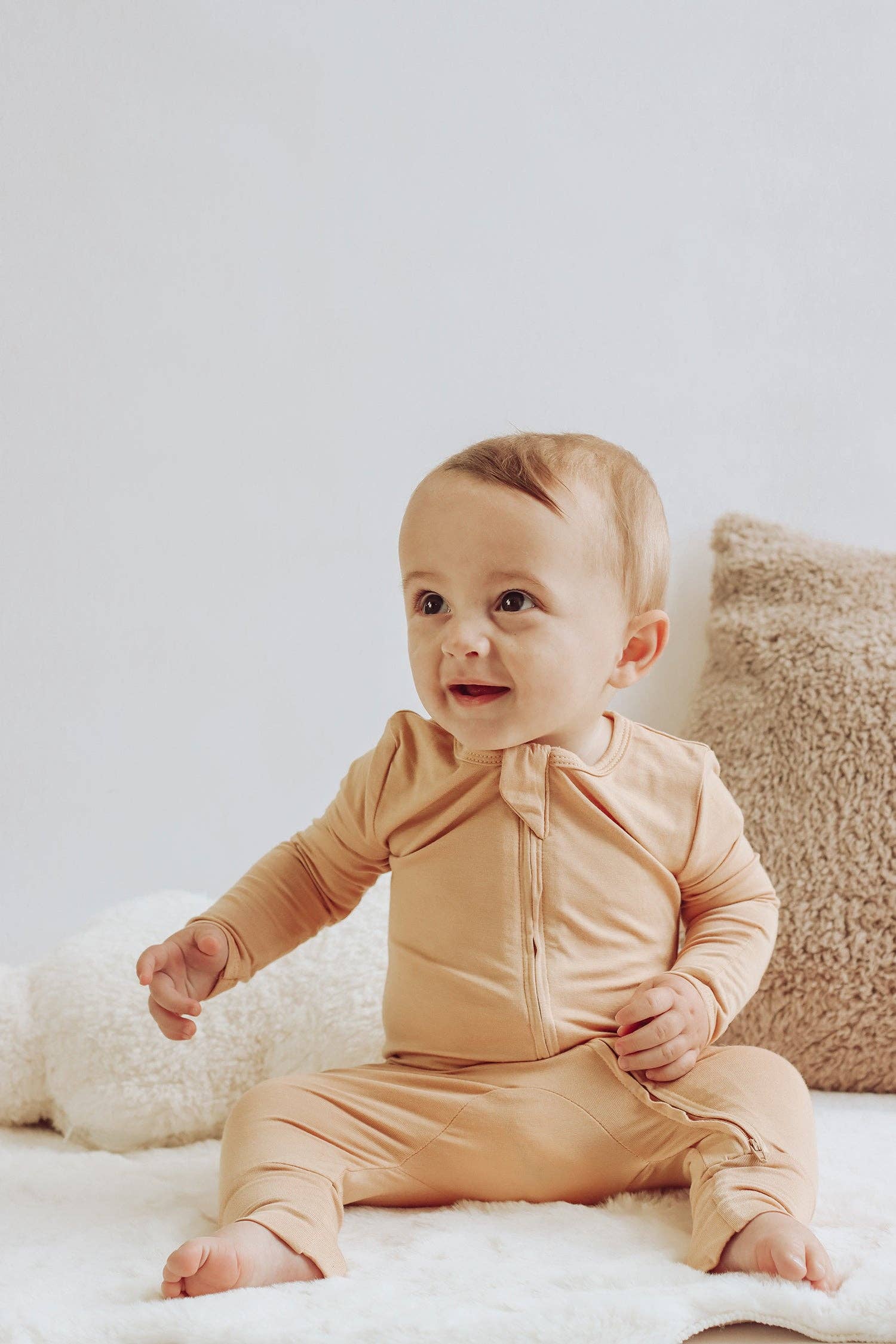 Clover and Bear - Wholesale Jumpsuit - Baby - Bamboo Onesie | Cosy Tan