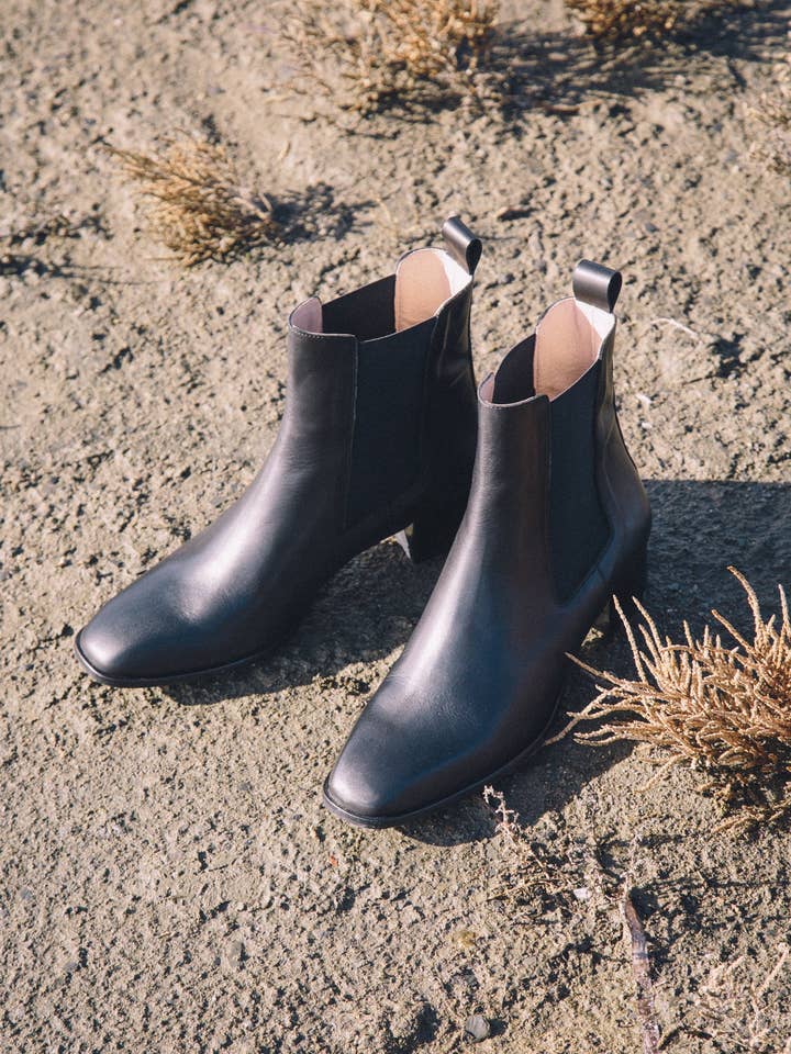 Bottes à talons classiques pour la vente par Jutelaune