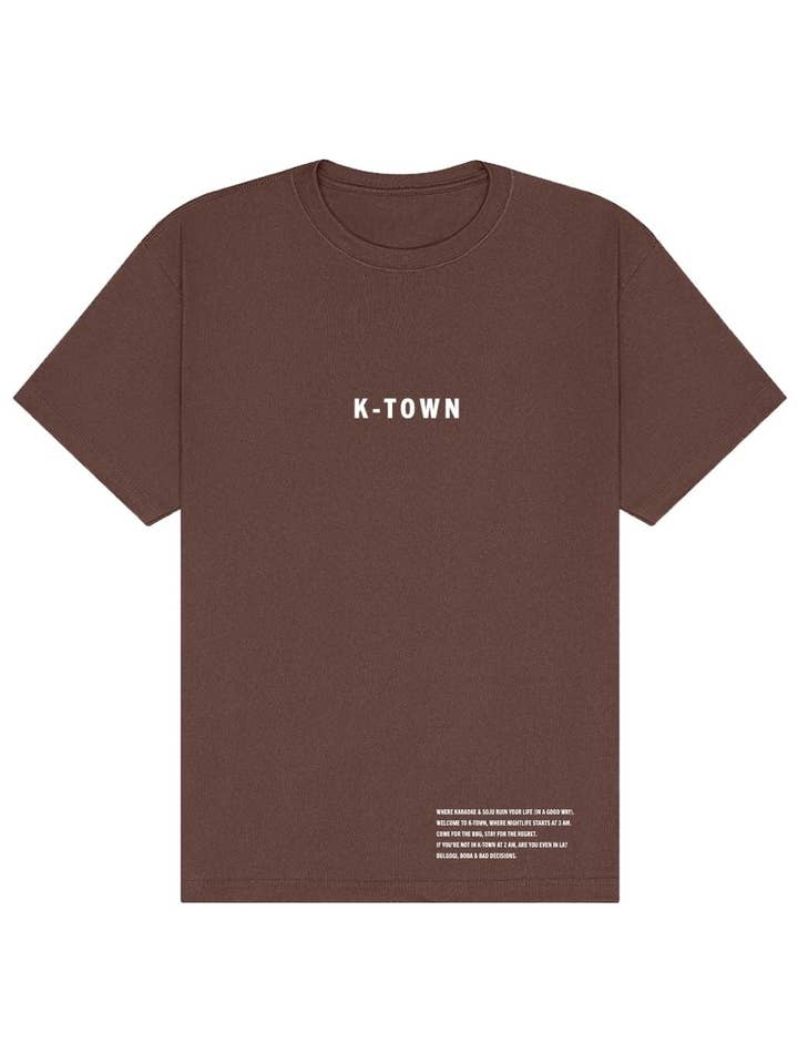 T-shirt surdimensionné K-Town – Tee Bulgogi & Mauvaises Décisions pour la vente par Tourist Tee Co.