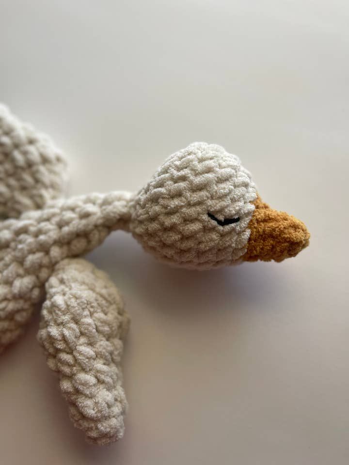 MAEMADE COMPANY LIMITED - Wholesale Security/Cuddle Blanket - Baby - Crochet Goldie the Goose1