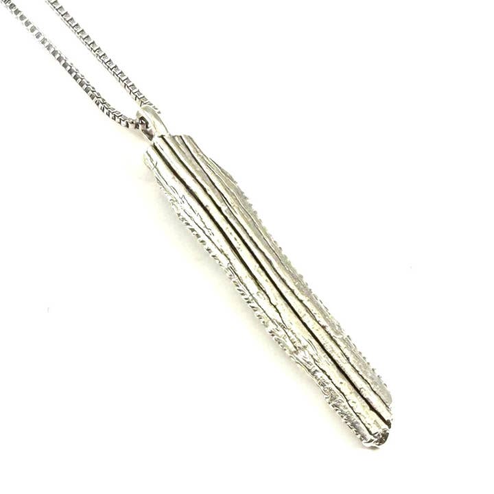 Crunchy Diva Designs – wholesale Pendant/charm necklace – Organic Casting Collection - Fossilized Long Ray Tail Necklace