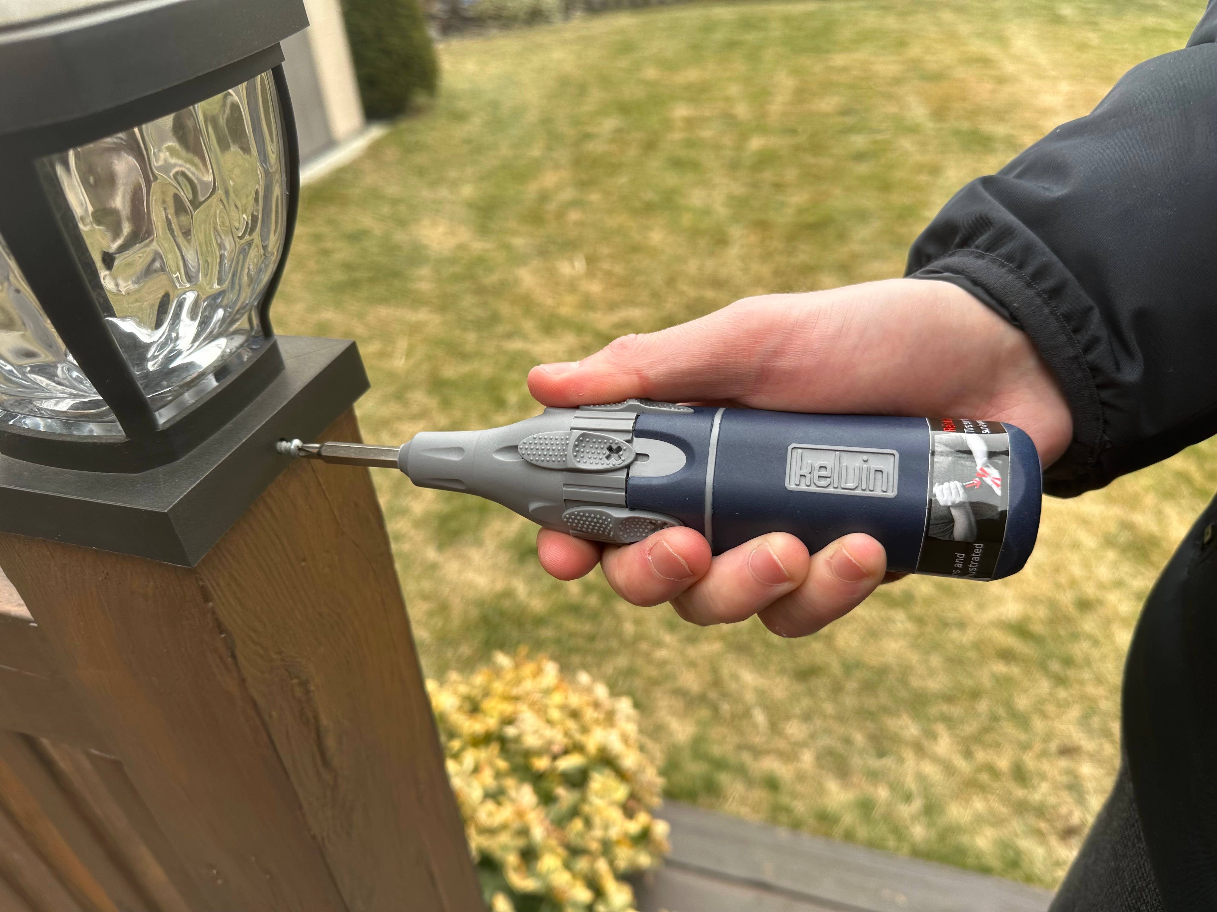 Kelvin Tools - Wholesale Handy Tool - Kelvin Retractor Auto Advance 6 bit screwdriver3