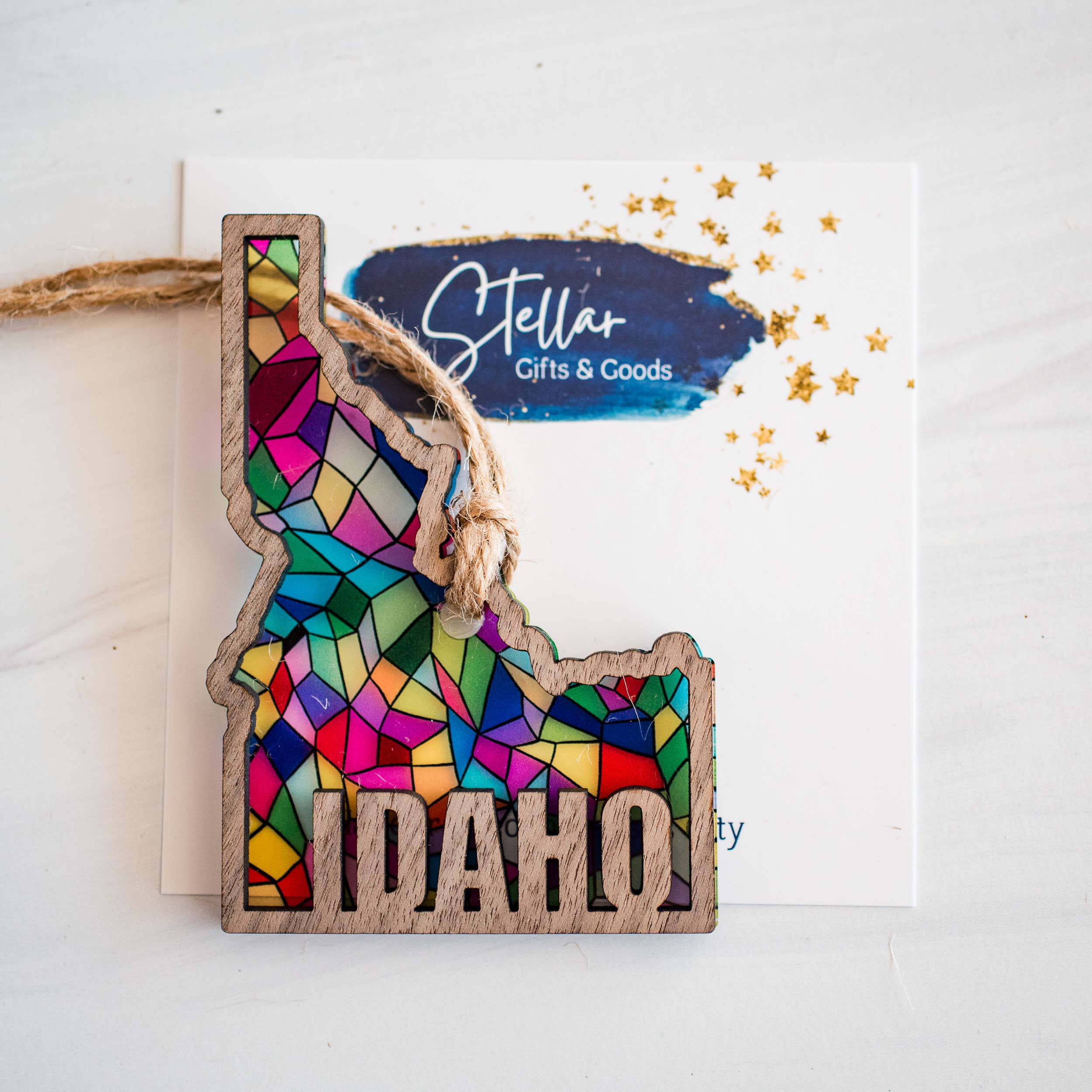 Stellar Gifts & Goods Wholesale - Vente Objets de décoration - Ornements - Vitrail Fête d'État - Noël Local7